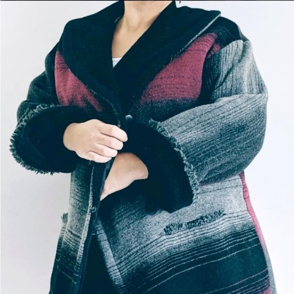 🍒Vintage Wool Designer Coat!  Made by Doris Furriers in Ste. Hyacinthe Quebec - Picture 3 of 8
